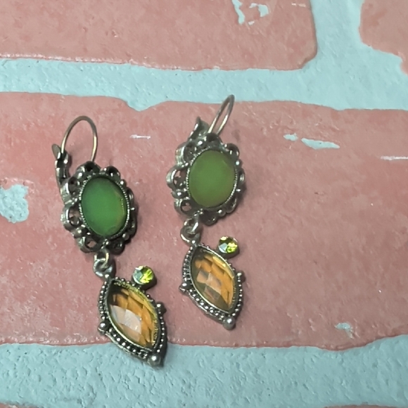 Green Gemstone Clip On Earrings - Women Jewelry - Picture 2 of 4